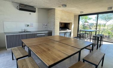 Las Piedras | Venta | Muy interesante PB en esquina de 3 dormitorios con jardín y parrilla