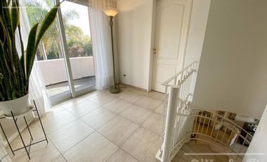 Casa en venta de cuatro ambientes en Abril Country Club - Guillermo Hudson