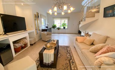 Casa en venta de cuatro ambientes en Abril Country Club - Guillermo Hudson