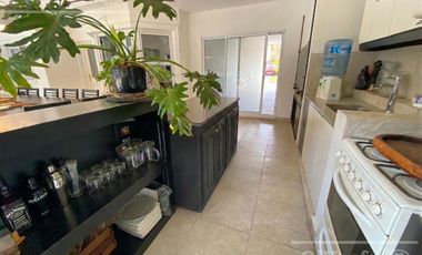 Casa en venta de cuatro ambientes en Abril Country Club - Guillermo Hudson