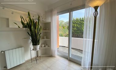 Casa en venta de cuatro ambientes en Abril Country Club - Guillermo Hudson