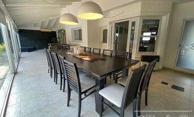 Casa en venta de cuatro ambientes en Abril Country Club - Guillermo Hudson