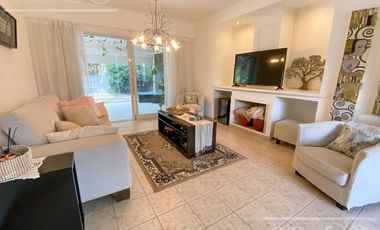 Casa en venta de cuatro ambientes en Abril Country Club - Guillermo Hudson