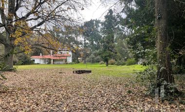 Terreno con Casa Quinta Soñada en Venta – Barrio Los Jazmines, Del Viso!
