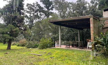 Terreno con Casa Quinta Soñada en Venta – Barrio Los Jazmines, Del Viso!
