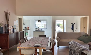 Casa en en venta- Barrio Álamo Alto-4 amb-Apto Credito.