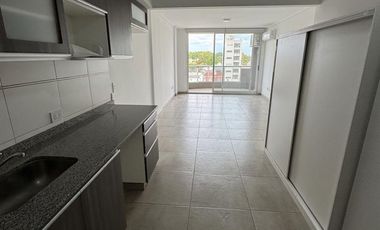 hermoso mono ambiente super amplio con balcon -  placard y aire acondicionado - sum y laundry