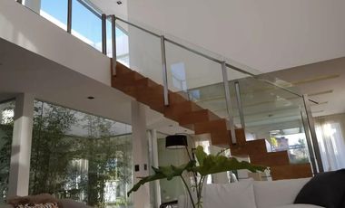 Casa en alquiler en barrio Los Castores, Nordelta
