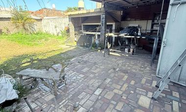 Galpón mas local comercial y terreno en zona Oeste