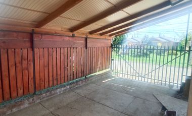 CASA ESQUINA EN SANTA ELENA, VALDIVIA, BAJO MERCADO