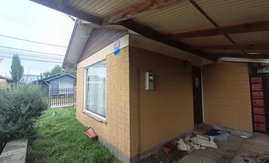CASA ESQUINA EN SANTA ELENA, VALDIVIA, BAJO MERCADO