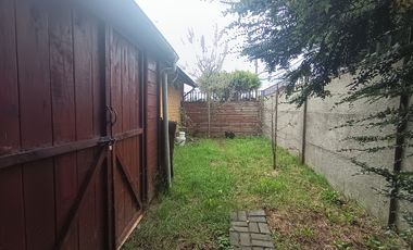 CASA ESQUINA EN SANTA ELENA, VALDIVIA, BAJO MERCADO