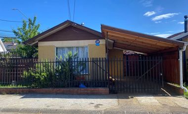 CASA ESQUINA EN SANTA ELENA, VALDIVIA, BAJO MERCADO