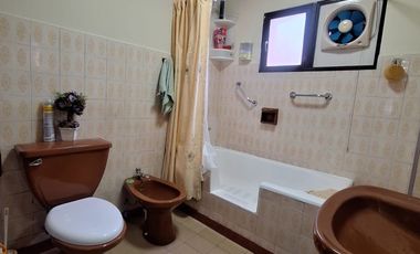 Vende hermosa casa habitación zona mixta " La Cisterna "