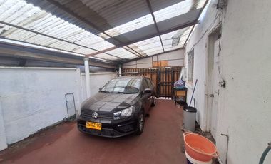 Vende casa en Macul ( Oportunidad)