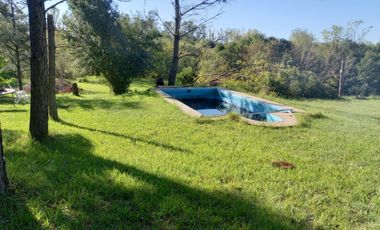 A orillas del Carcarañá. Hermosa Casa-Quinta con Piscina y Amplio Terreno.