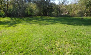 A orillas del Carcarañá. Hermosa Casa-Quinta con Piscina y Amplio Terreno.