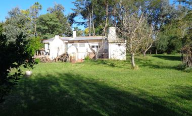 A orillas del Carcarañá. Hermosa Casa-Quinta con Piscina y Amplio Terreno.