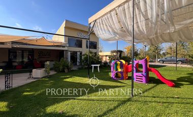 Exclusiva Propiedad con Centro de Eventos y Cabaña Equipada