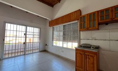 Departamento tipo PH tres ambientes en Alquiler en Wilde