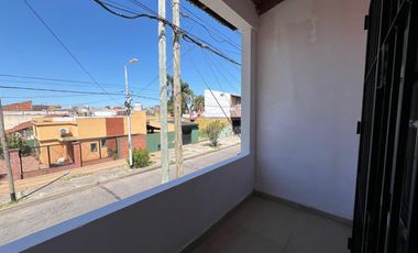 Departamento tipo PH tres ambientes en Alquiler en Wilde