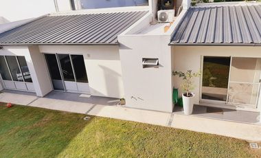 Casa - Altos de Manantiales