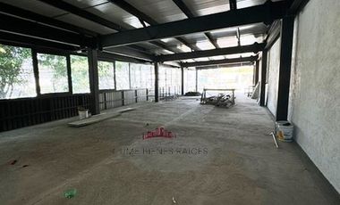 Renta locales comerciales sobre Vía Morelos, Xalostoc; Ecatepec de Morelos