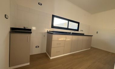 Casa a estrenar con piscina en terreno de 420 m2
