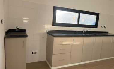 Casa a estrenar con piscina en terreno de 420 m2