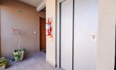 Departamento 2 ambientes con cochera en venta en San Isidro