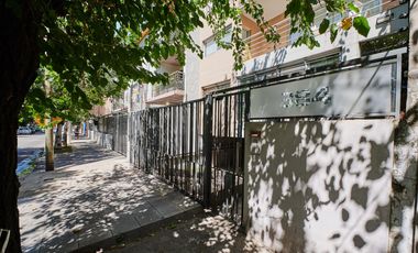 Departamento 2 ambientes con cochera en venta en San Isidro