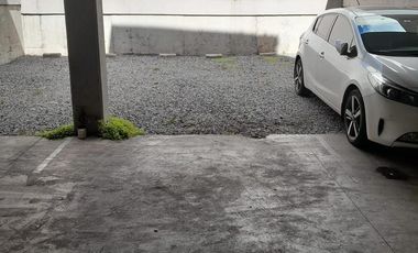 Departamento 2 ambientes con cochera en venta en San Isidro