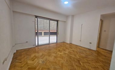 Departamento 2 ambientes con patio en alquiler en Retiro