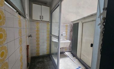 Departamento 2 ambientes con patio en alquiler en Retiro