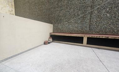 Departamento 2 ambientes con patio en alquiler en Retiro
