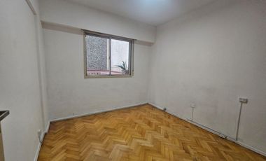 Departamento 2 ambientes con patio en alquiler en Retiro