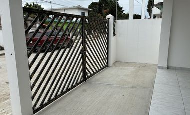 Casa en venta en Santiago de la peña.