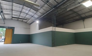 Espectacular galpón de 430 m2 en el centro geográfico de Rosario!