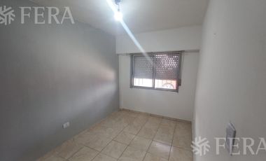 Alquiler de departamento tipo casa de 3 ambientes con cochera