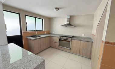 VENTA DE HERMOSA CASA EN CONDOMINIO