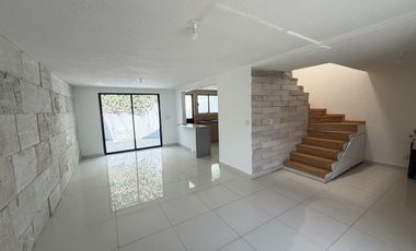 VENTA DE HERMOSA CASA EN CONDOMINIO