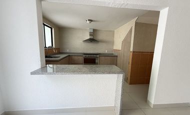 VENTA DE HERMOSA CASA EN CONDOMINIO