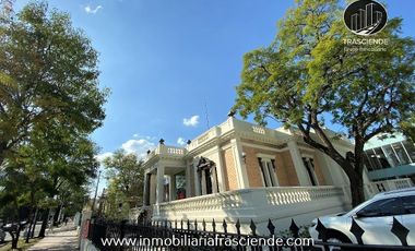 Casa en Venta en col. Americana, Av Vallarta, Guadalajara, Jalisco.