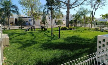 CASA EN RENTA AMUEBLADA AL NORTE DE MÉRIDA  CHOLUL  PRIVADA LUNARE
