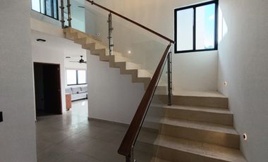CASA EN RENTA AMUEBLADA AL NORTE DE MÉRIDA  CHOLUL  PRIVADA LUNARE