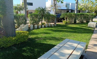 CASA EN RENTA AMUEBLADA AL NORTE DE MÉRIDA  CHOLUL  PRIVADA LUNARE