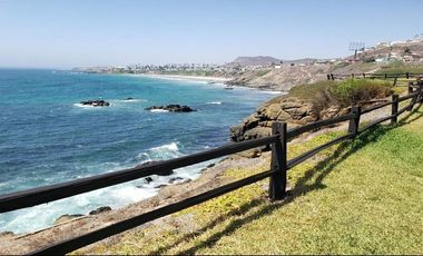 Renta Condominio frente al mar en Rosarito Calafia a 35 Min Garita San Isidro