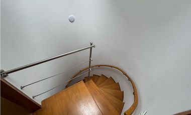 ARRIENDO APARTAMENTO 125m2 DUPLEX - TERRAZA + ESTUDIO CHICO (104)