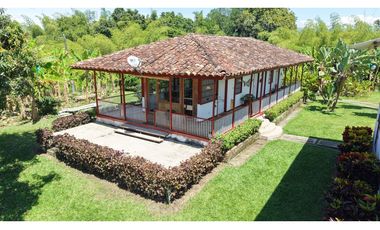VENTA DE FINCA EN MONTENEGRO, QUINDO, COLOMBIA