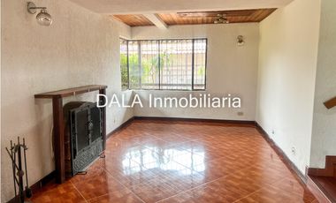 SE ARRIENDA CASA CAMPESTRE EN CAJICA